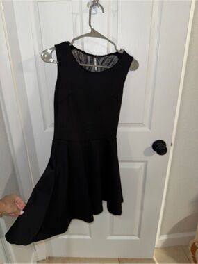 Classic black cocktail dress 👗